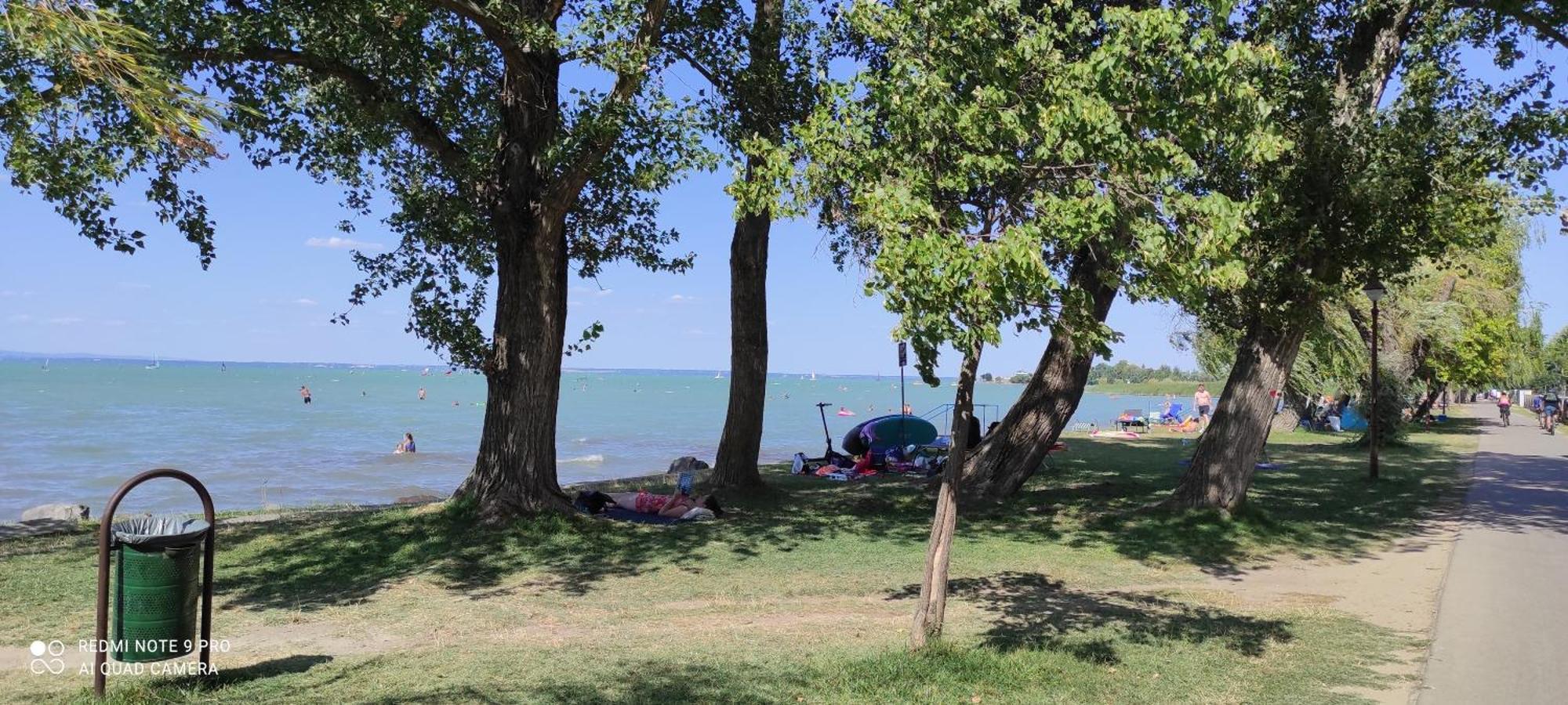Onebeach Apartman Шіофок Екстер'єр фото